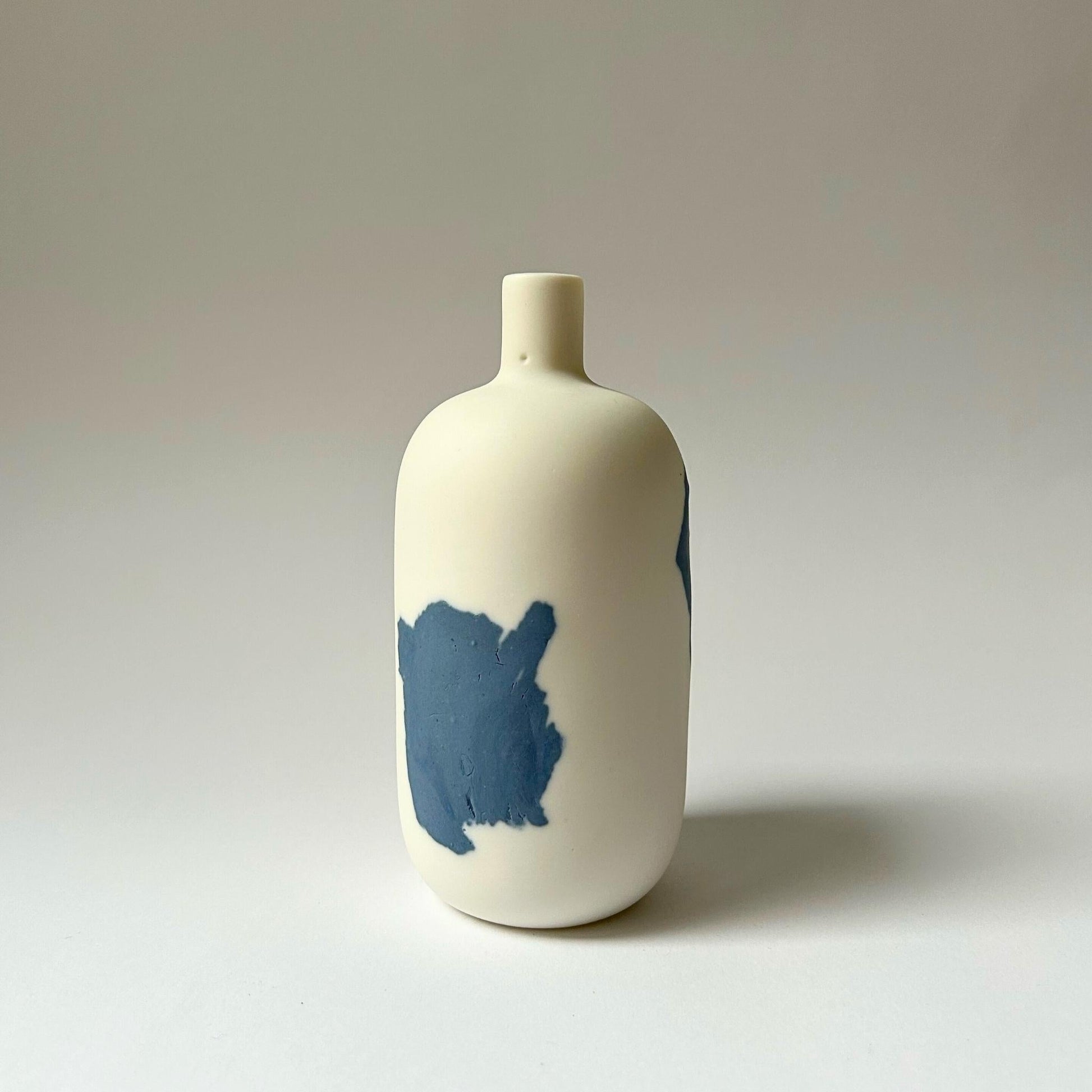 Porzellan-Flaschenvase 1 - Jana Marlene Lippert - Keracult
