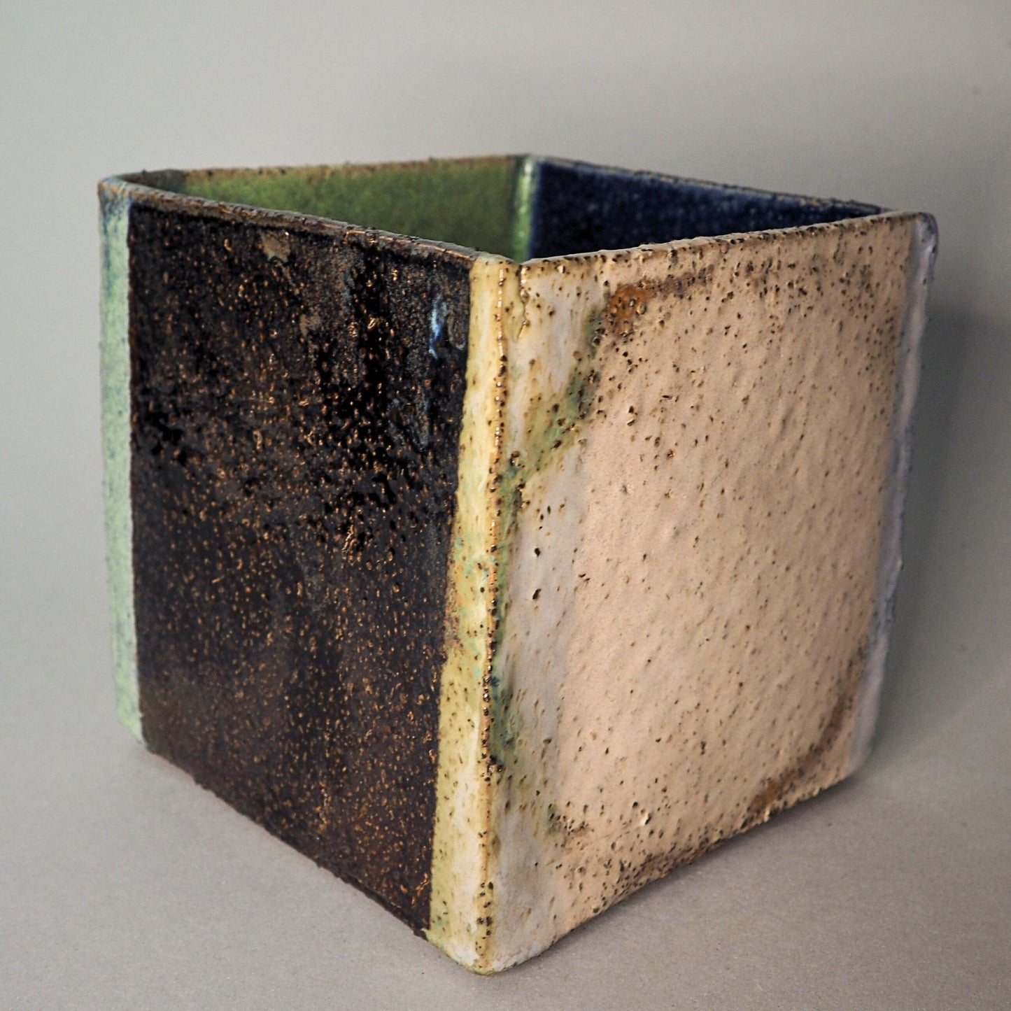 The Cube vase - Philippine Potier - Keracult