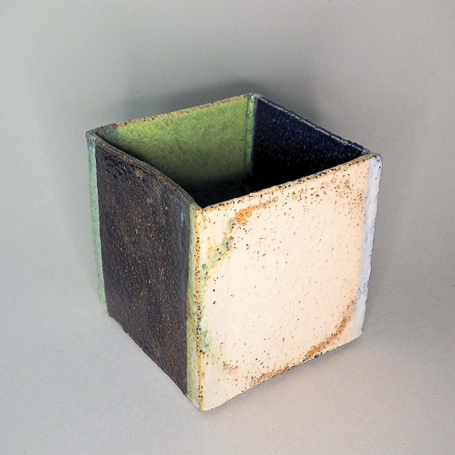 The Cube vase - Philippine Potier - Keracult