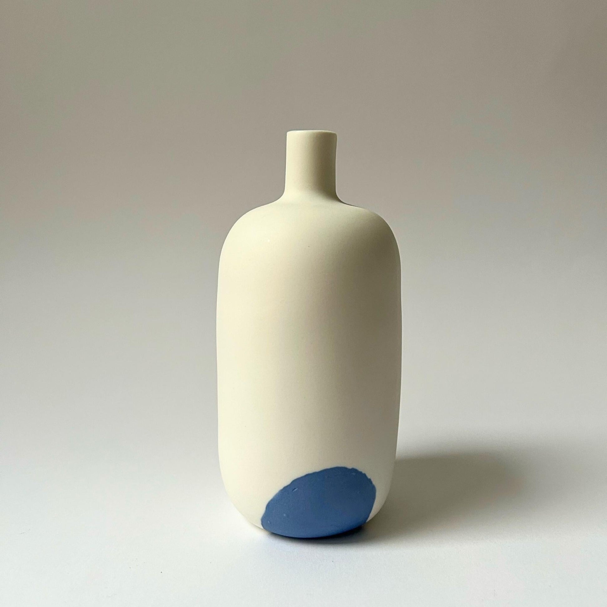 Porzellan-Flaschenvase 3 - Jana Marlene Lippert - Keracult